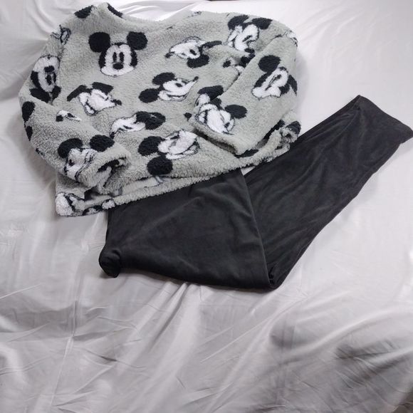Disney Other - Disney 🌟 4 For $15 Mickey Mouse Soft Silver Sleepwear Size 2X (18W-20W)
